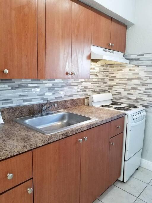 Ultra Glam Apartment 5 Miles From Hard Rock Casino Голливуд Экстерьер фото