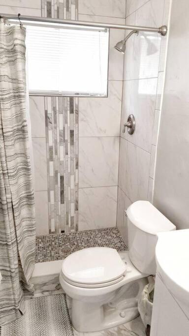 Ultra Glam Apartment 5 Miles From Hard Rock Casino Голливуд Экстерьер фото