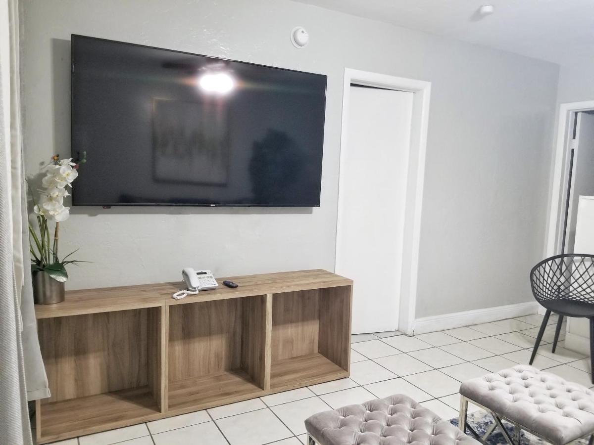 Ultra Glam Apartment 5 Miles From Hard Rock Casino Голливуд Экстерьер фото